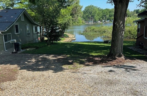 Lakeville Cottage | 10% off 2nt minimum Sept 1-7&8-12 Lakefront Cottage O'DellsLake near Loudonville