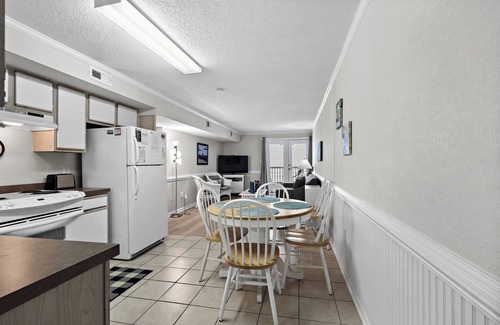 North Myrtle Beach Condo | 10% off 3-7 nights thru Oct. 2 bedroom 2 bath oceanVIEW Cherry Grove
