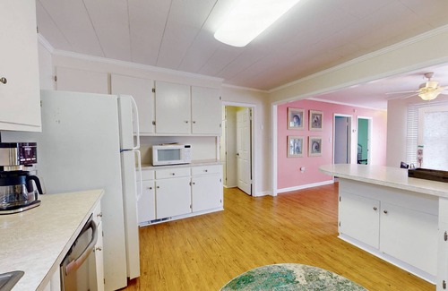 Kure Beach Cottage | 10% Off Aug + Sept! Charming Beach Cottage, 1 Block to Beach, Kure Pier + Food, Dog Friendly