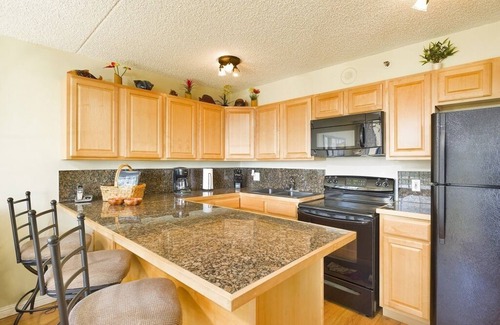 Waikiki Condo | 10% Off Now! Awesome Diamond/Ocean View Condo! Corner Unit!