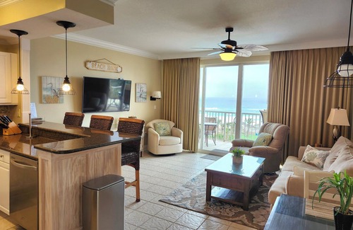 Fort Walton Beach Condo | 10% OFF WEEK RATES IN FALL! SPECTACULAR DESTIN WEST TOP FLOOR~FREE Beach Service