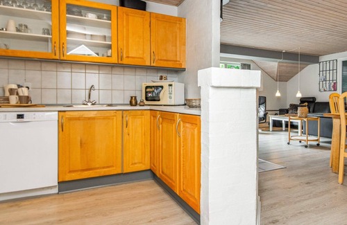 Henne House | 10 person holiday home in Henne