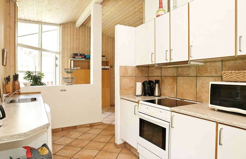 Bratten Strand House | 10 person holiday home in Jerup