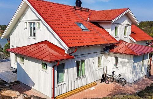 Klovedal House | 10 person holiday home in KLÖVEDAL