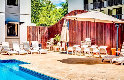 Perth Central Business District Apartment | 10 Relaxing Resort Pkg+Pool+Gym 2BR 2BA