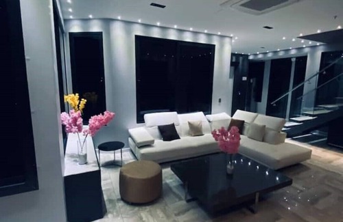 Alejandria Apartment | 10 rooms 1Million suites in Parque Lleras