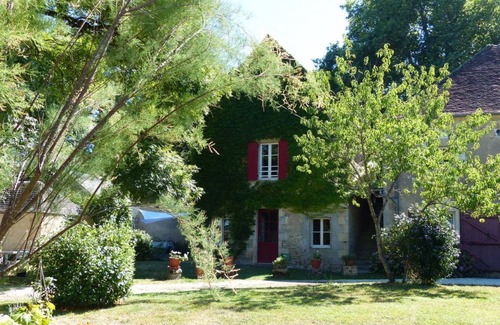 Saint-Parize-le-Chatel House | 100 m² House ∙ 2 bedrooms ∙ 8 guests