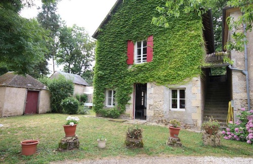 Saint-Parize-le-Chatel House | 100 m² House ∙ 2 bedrooms ∙ 8 guests