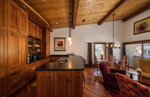 Vail Condo | 100 ft. to Gondola! Heart of Lionshead! Views, Fireplace, Balcony, Parking!