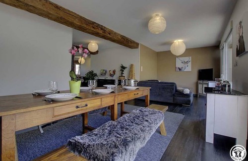 Saint-Denis-les-Bourg House | 100 m² Gîte ∙ 4 bedrooms ∙ 8 guests