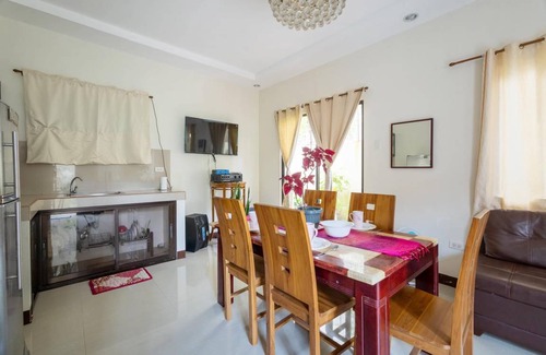 Silang Junction North House | 100 m² House ∙ 4 bedrooms ∙ 25 guests
