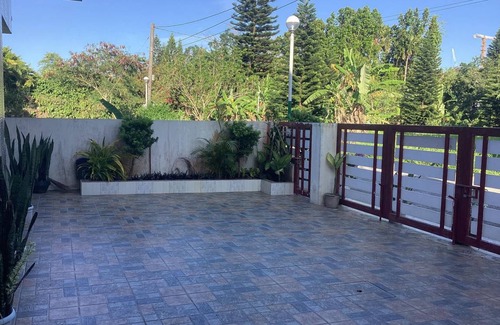 Silang Junction North House | 100 m² House ∙ 4 bedrooms ∙ 25 guests