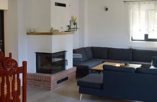Campulung Moldovenesc House | 100 m² House ∙ 7 bedrooms ∙ 26 guests