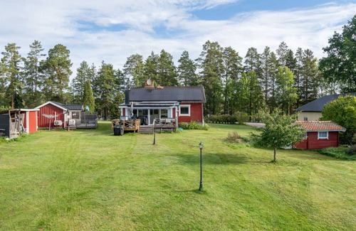 Katrineholm Other | 100 m² Accommodation ∙ 4 bedrooms ∙ 8 guests