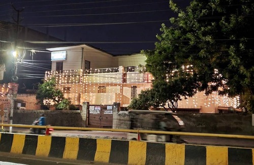 Varanasi Apartment | 100 m² Apartment ∙ 2 bedrooms ∙ 6 guests