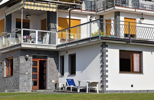 Porto Valtravaglia Apartment | 100 m² Apartment ∙ 2 bedrooms ∙ 5 guests