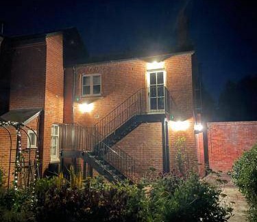 Alton Barnes Apartment | 100 m² Apartment ∙ 1 bedroom ∙ 2 guests