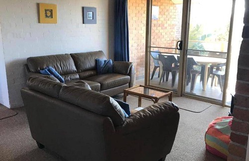 Boomerang Beach Apartment | 100 m² Apartment ∙ 2 bedrooms ∙ 6 guests