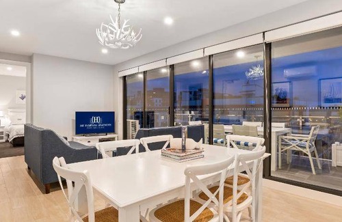 Port Melbourne Apartment | 100 m² Apartment ∙ 2 bedrooms ∙ 4 guests