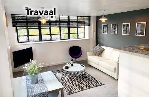 Rushmoor District Apartment | 100 m² Apartment ∙ 2 bedrooms ∙ 6 guests