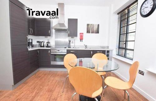 Rushmoor District Apartment | 100 m² Apartment ∙ 2 bedrooms ∙ 6 guests