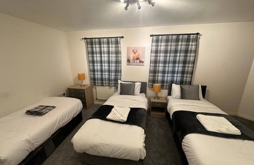 Broadheath Apartment | 100 m² Apartment ∙ 3 bedrooms ∙ 6 guests