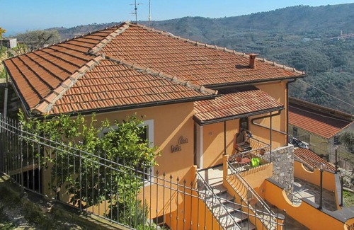 Pietrabruna Apartment | 100 m² Apartment ∙ 3 bedrooms ∙ 5 guests