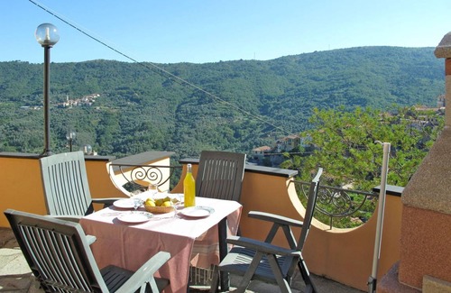 Pietrabruna Apartment | 100 m² Apartment ∙ 3 bedrooms ∙ 5 guests