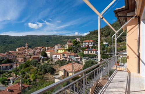 Pietrabruna Apartment | 100 m² Apartment ∙ 3 bedrooms ∙ 5 guests