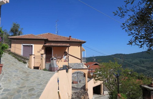 Pietrabruna Apartment | 100 m² Apartment ∙ 3 bedrooms ∙ 5 guests