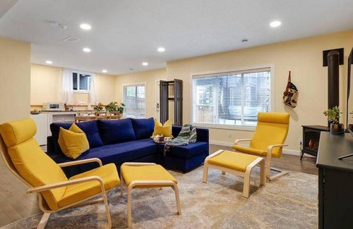 Cochrane Apartment | 100 m² Apartment ∙ 1 bedroom ∙ 4 guests