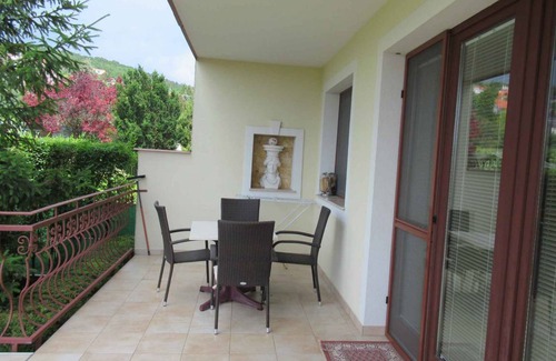 Csopak Apartment | 100 m² Apartment ∙ 2 bedrooms ∙ 4 guests