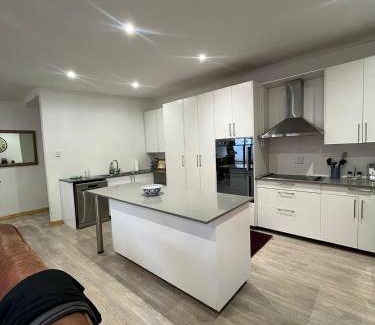 Waverley Apartment | 100 m² Apartment ∙ 2 bedrooms ∙ 4 guests