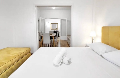 Platia Viktorias Apartment | 100 m² Apartment ∙ 3 bedrooms ∙ 10 guests
