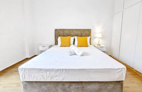 Platia Viktorias Apartment | 100 m² Apartment ∙ 3 bedrooms ∙ 10 guests