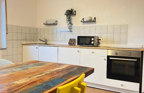 Dueren Apartment | 100 m² Apartment ∙ 3 bedrooms ∙ 6 guests