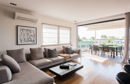 Glyfada Apartment | 100 m² Apartment ∙ 3 bedrooms ∙ 7 guests