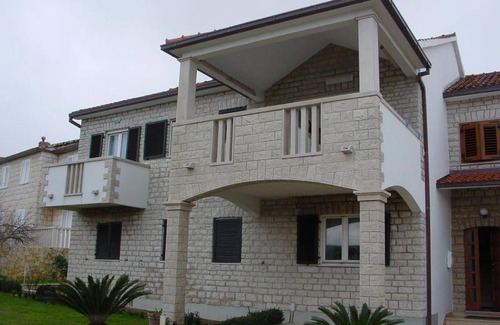 Supetar Apartment | 100 m² Apartment ∙ 3 bedrooms ∙ 6 guests