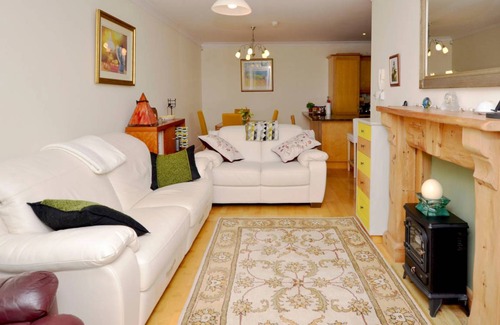 Clifden Apartment | 100 m² Apartment ∙ 3 bedrooms ∙ 5 guests