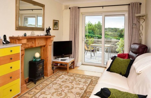 Clifden Apartment | 100 m² Apartment ∙ 3 bedrooms ∙ 5 guests