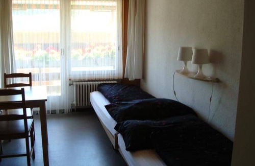Dietikon District Apartment | 100 m² Apartment ∙ 4 bedrooms ∙ 11 guests