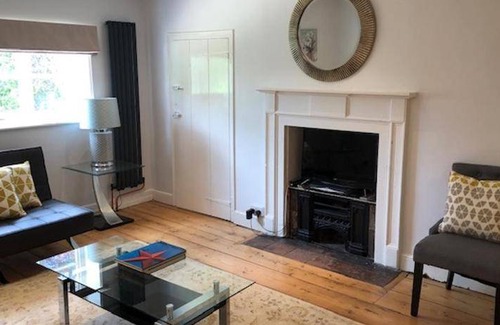 Scoulton Apartment | 100 m² Apartment ∙ 4 bedrooms ∙ 6 guests