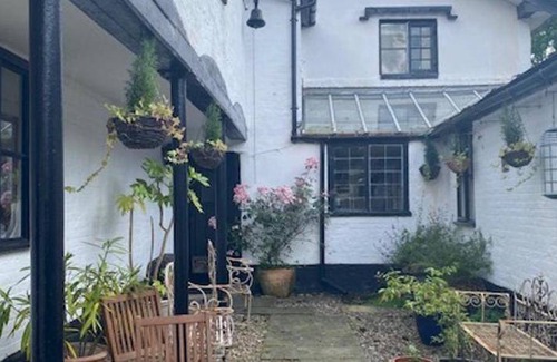 Scoulton Apartment | 100 m² Apartment ∙ 4 bedrooms ∙ 6 guests