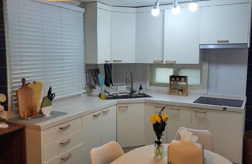 Seo-gu Apartment | 100 m² Apartment ∙ 4 bedrooms ∙ 12 guests