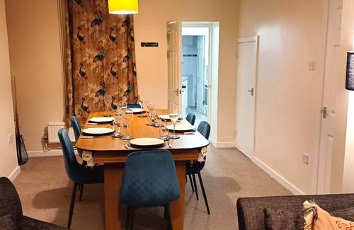 Abercwmboi Apartment | 100 m² Apartment ∙ 2 bedrooms ∙ 4 guests