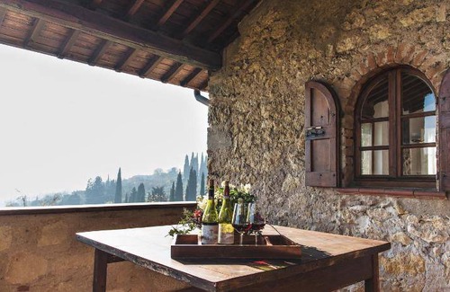 Borgo Trento House | 100 m² Farmhouse ∙ 3 bedrooms ∙ 6 guests