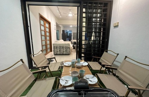 Taman Haji Zainal House | 100 m² House ∙ 3 bedrooms ∙ 11 guests