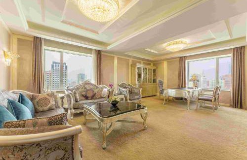 Shijiazhuang City Center Hotel | 100 m² Hotel ∙ 2 bedrooms ∙ 4 guests