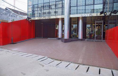 Douala Hotel | 100 m² Hotel ∙ 2 guests