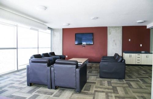 Hillhurst Hotel | 100 m² Hotel ∙ 8 guests